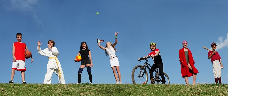 kinderen in sportoutfit