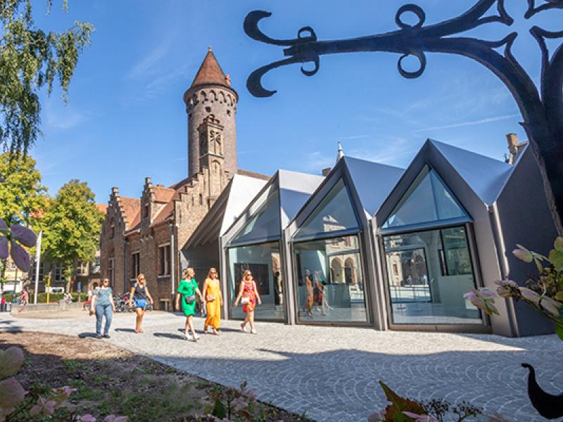 Historische monumenten, stadspaleizen en moderne architectuur