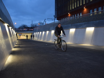 Fietsers- en voetgangerstunnel aan Boeveriepoort geopend